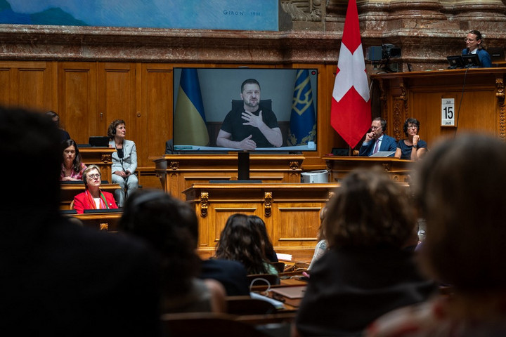 Fotó: AFP/Fabrice Coffrini Zelenszkij Svájcot kérleli