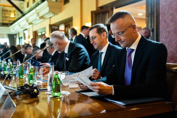 Fotó: Facebook/Szijjártó Péter Aláírták a szerződést az új kőolajvezeték építéséről Magyarország és Szerbia között