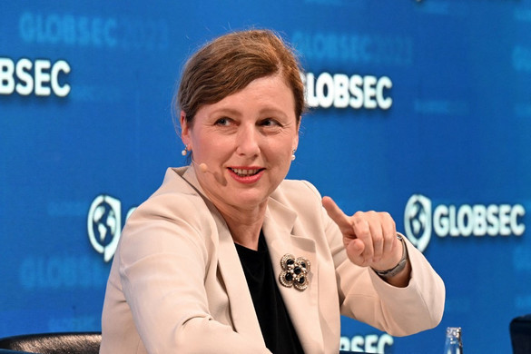Az álhírek ellen hirdetett harcot Vera Jourová