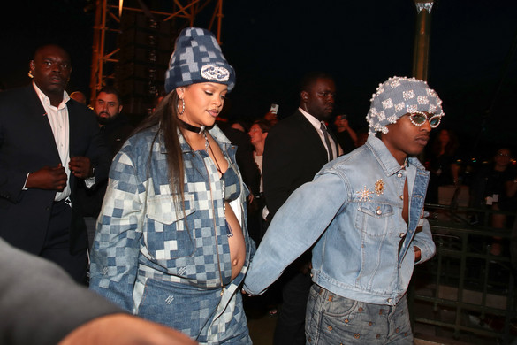 Megszületett Rihanna második gyereke