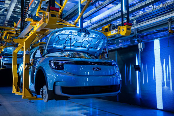 Megnyitotta Kölnben elektromosautó-gyártó üzemét a Ford