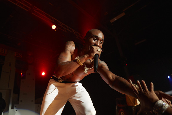 Csillagot kap Tupac Shakur a hollywoodi Hírességek sétányán