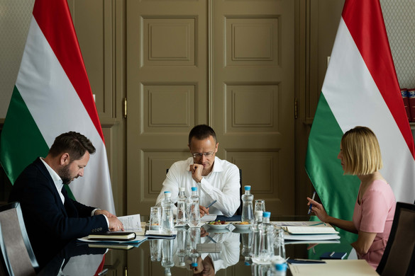 Szijjártó: Az új paksi blokkok jelentik a hosszú távú energiabiztonság garantálását
