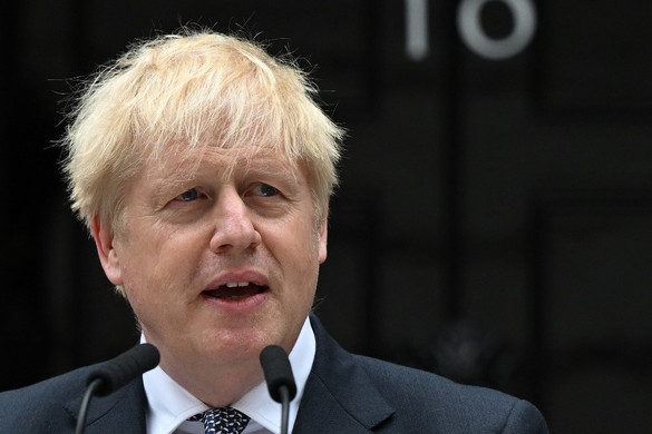 Koronavírus: Boris Johnson szerint "a természet a maga módján intézte az idősek sorsát"