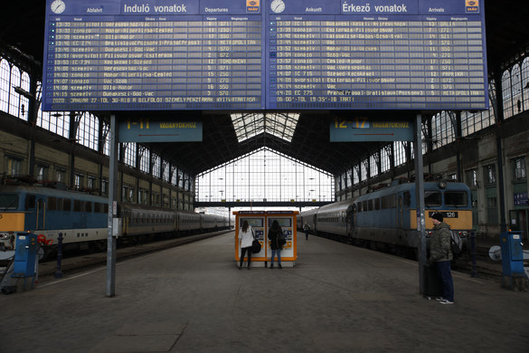 MÁV: megszűnik az ingyenes utazás a Budapest-bérlettel a Nyugati pályaudvar és Ferihegy között közlekedő IC-ken