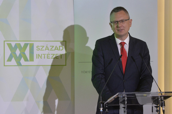 Rétvári Bence: A pedagógus nem pótolható