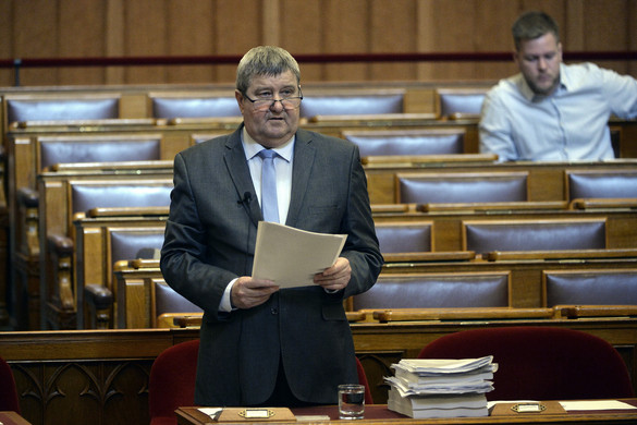 Fidesz: Meg kell védeni a rezsicsökkentést