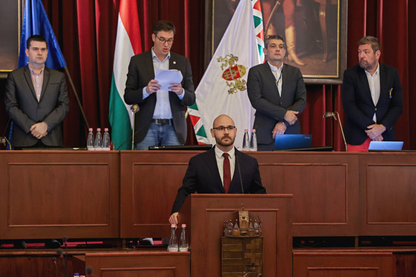 Negyvenmilliárdra emelik átmenetileg a főváros folyószámla-hitelkeretét