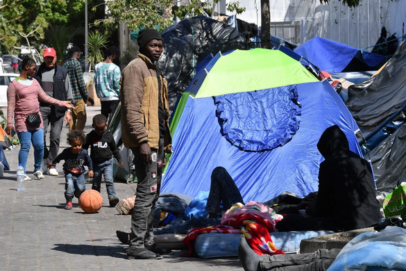 Egykori Frontex-vezető: Brüsszel szervezi a migrációt