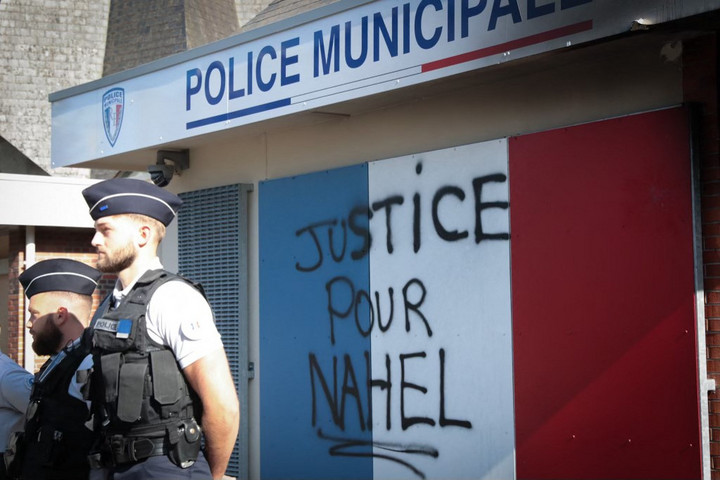 Elutasította a francia igazságszolgáltatás a zavargásokat kiváltó halálesetet okozó rendőr szabadlábra helyezését