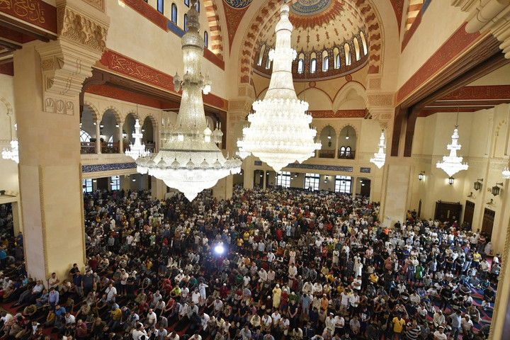 Fotó: Anadolu Agency via AFP/Houssam Shbaro Halálos lövöldözés volt egy libanoni mecsetben