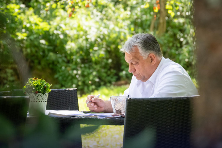 Fotó: Facebook/Orbán Viktor Nehezen emésztik meg a románok Orbán Viktor beszédét