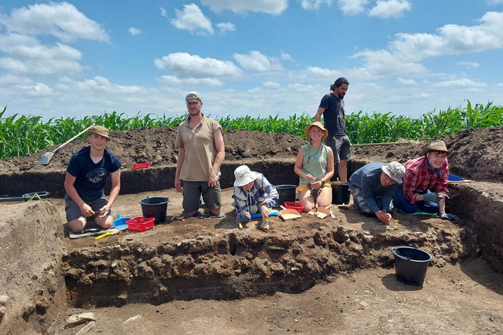 Fotó: Facebook / Archeosztráda – a régészet útján Bronzkori házakat találtak Bihar megyében