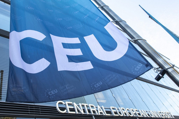 Fotó: AFP/Joe Klamar Nemkívánatosnak minősítették a CEU-t Oroszországban