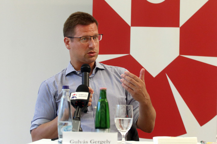 Fotó: MTI/Vajda János Gulyás Gergely: A nehéz gazdasági helyzet ellenére sikerült megőrizni az ország biztonságát