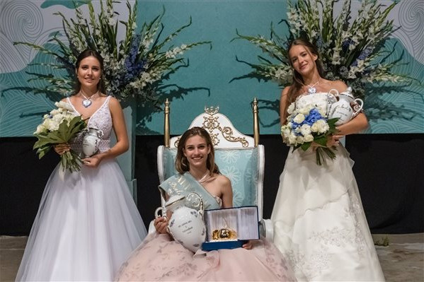 Fotó: MTI/Katona Tibor Elsőbálozók lettek a balatonfüredi Anna-bál szépei
