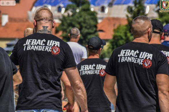 Fotó: Twitter Áll a bál a lengyel focimeccsen megjelenő ukránellenes feliratok miatt