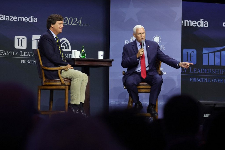 Fotó: SCOTT OLSON / GETTY IMAGES NORTH AMERICA / GETTY IMAGES VIA AFP Engem nem foglalkoztat az amerikai helyzet – mondta Mike Pence + VIDEÓ