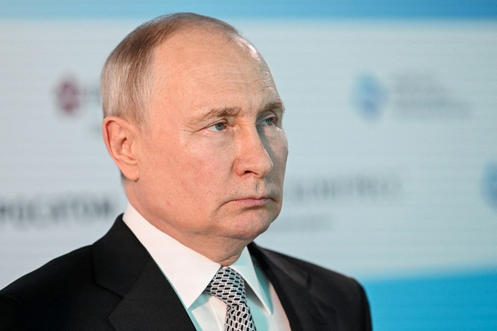 Putyin: Oroszország mindig legyőzhetetlen volt és az is marad