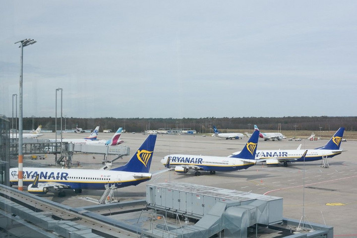 Több mint száz járatot töröltek Belgiumban a Ryanair pilótáinak sztrájkja miatt
