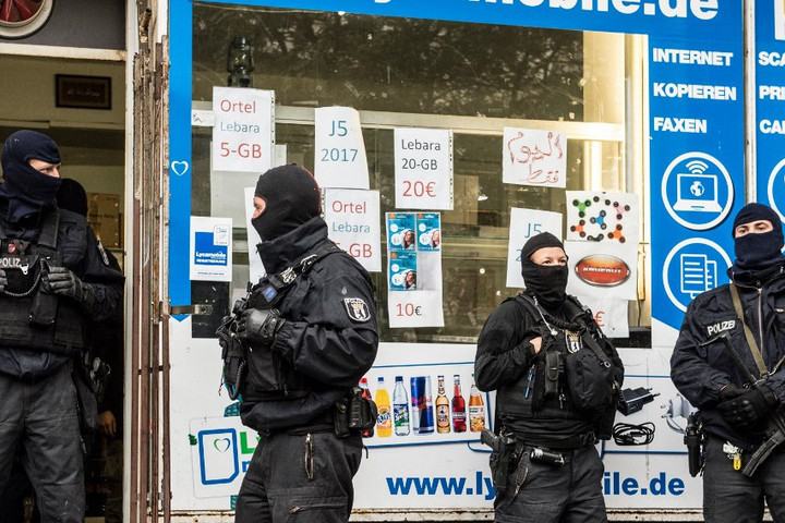 Elfogtak hét feltételezett iszlamista terroristát Németországban