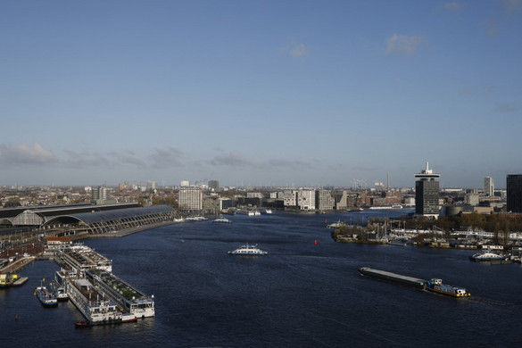 Az amszterdami önkormányzat kitiltaná az óceánjárókat