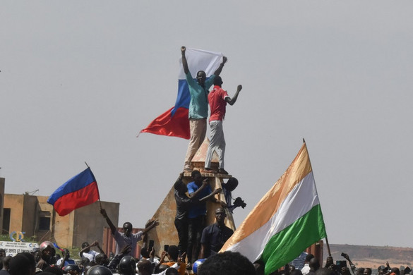 A franciák keményen megdolgoztak a nigeri puccsért