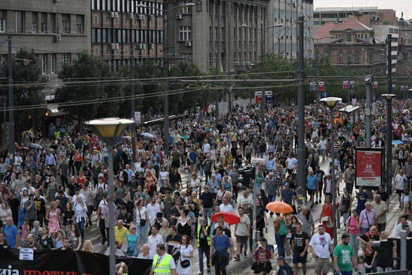 Külföldi erők állhatnak a szerbiai tüntetők mögött