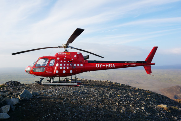 Egy férfi kikapcsolta egy helikopter motorját a repülés közepén – VIDEÓ