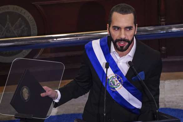 Tízezrével záratja börtönbe a bűnözőket Salvador elnöke