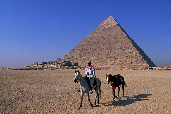 Élőben nyitottak fel egy négyezer éves koporsót Egyiptomban