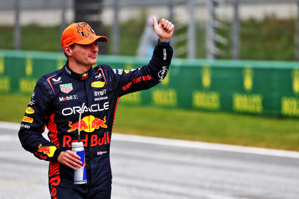 Egyedi karórában tarolja le az F1-et Max Verstappen