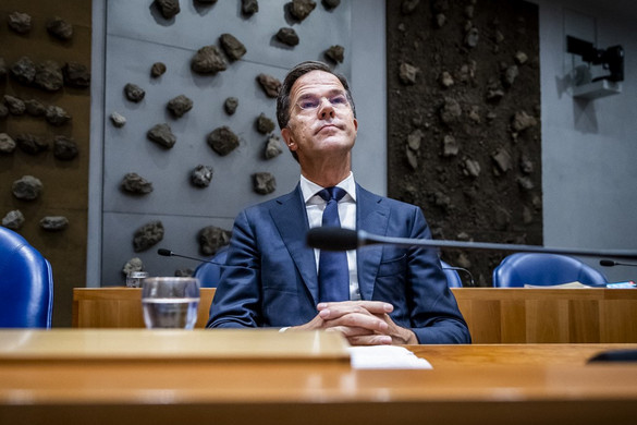 Hollandia novemberben választ, Rutte nem méreti meg magát