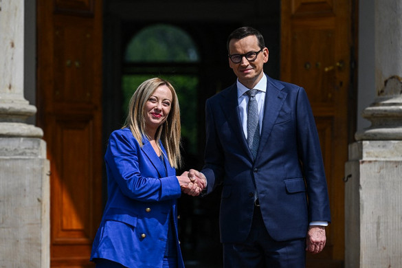 Giorgia Meloni: Az Európai Uniónak elsősorban a migráció megállításra kellene összpontosítania