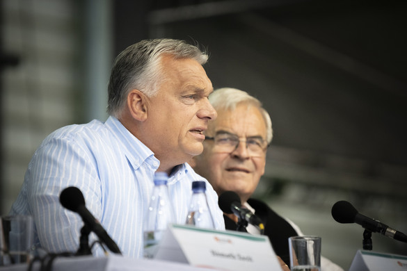 Prága inkább Brüsszelt és a pénzt választja