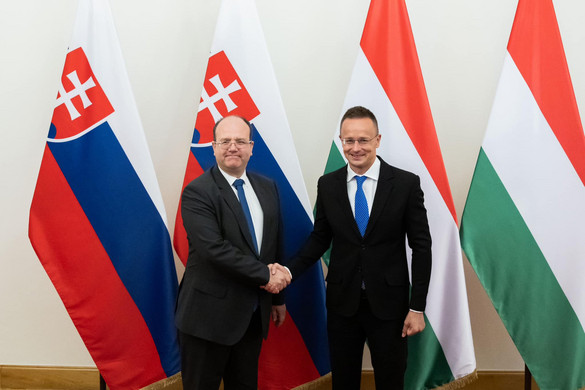 Szijjártó Péter: Kiemelt stratégiai cél a magyar–szlovák kapcsolatok fejlesztése