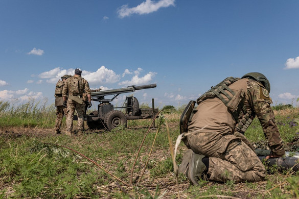 Többen meghaltak a kelet-ukrajnai orosz tüzérségi támadásokban