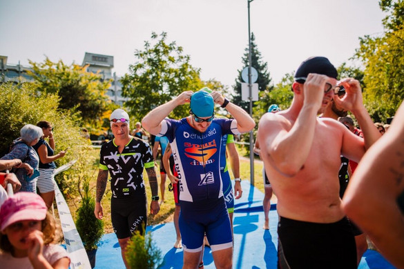 1500 méter úszás, 40 km kerékpározás és 10 km futás