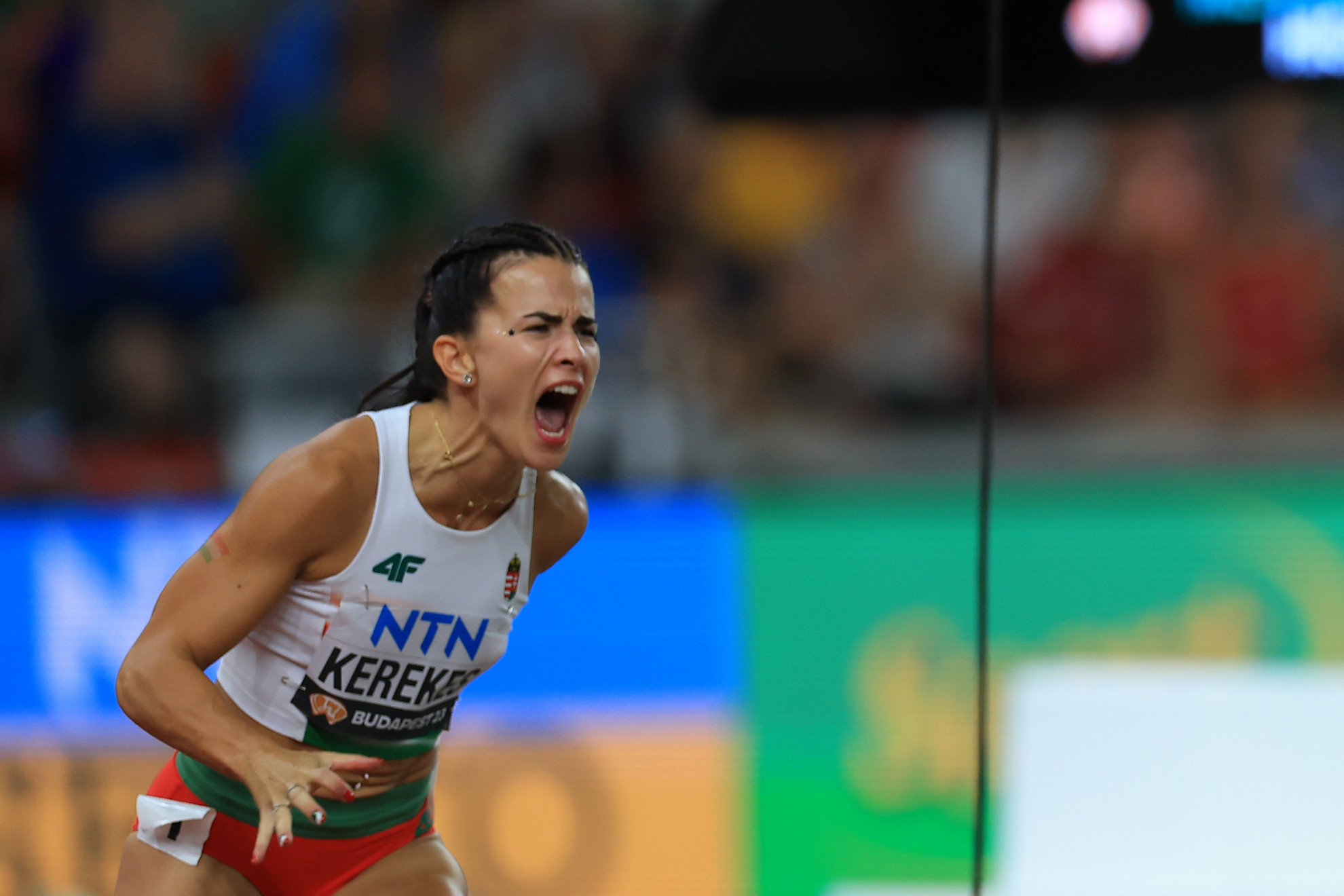 A női 4x100 méteres váltó 43.38 másodperces országos csúcsot ért (képünkön Kerekes Gréta a női 4x100 méteres váltófutás előfutamában)