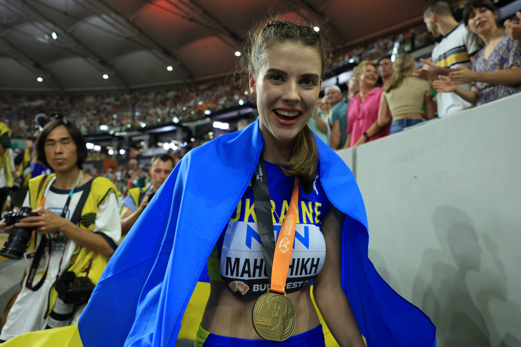 Az ukrán Mahuchikh Yaroslava a női magasugrás döntője után
