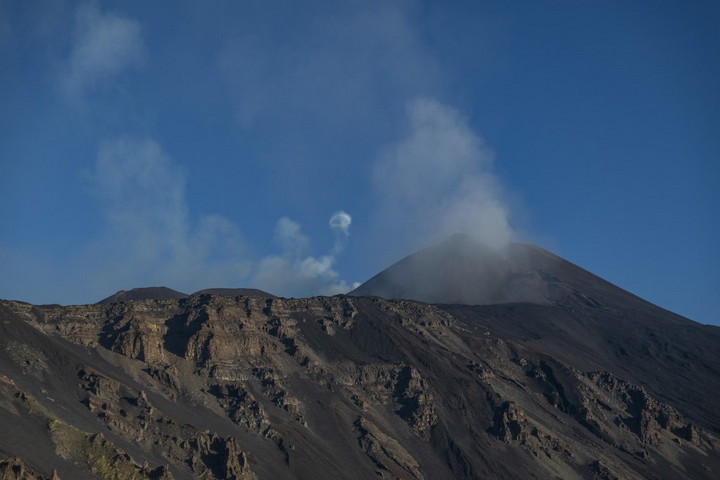 Fotó: Anadolu Agency via AFP/Salvatore Allegra Megint kitört az Etna, lezárták a cataniai repteret + FOTÓK