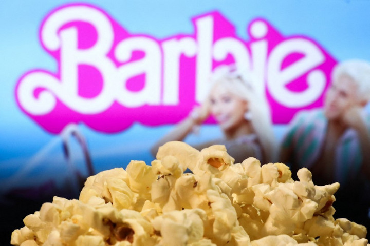 Fotó: AFP/NurPhoto/Jakub Porzycki Illegális Barbie-vetítéseket tartanak Oroszországban
