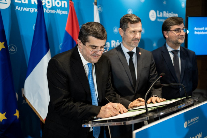 Fotó: NICOLAS LIPONNE / HANS LUCAS / HANS LUCAS VIA AFP Benyújtotta lemondását az örmény vezetés