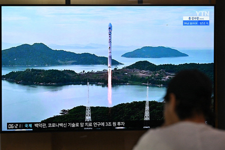 Fotó: AFP/JUNG YEON-JE Észak-Korea idén újabb műholdakat vet be?!