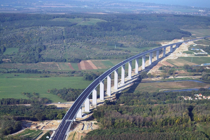 Baleset miatt átmenetileg lezárták az M7-es autópályát