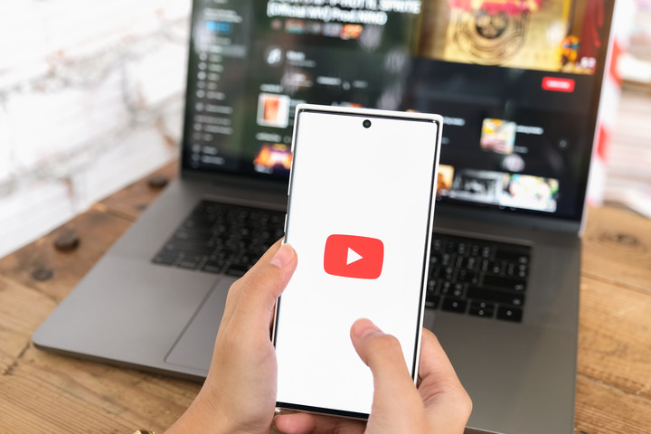 Fotó: NorthFoto Lecsap a YouTube azokra a videókra, amelyekben hazudnak a rák gyógyításáról
