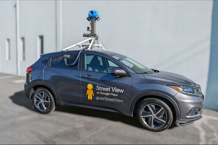 A Google Maps kocsija a magyar Pizza Kingnél járt