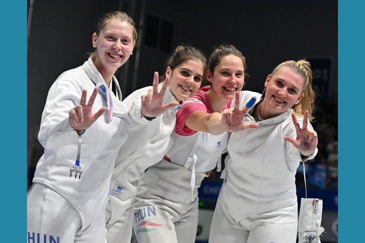 Fotó: Facebook/Egyetemi sport Bronzérmes a női párbajtőrcsapat az egyetemi világjátékokon
