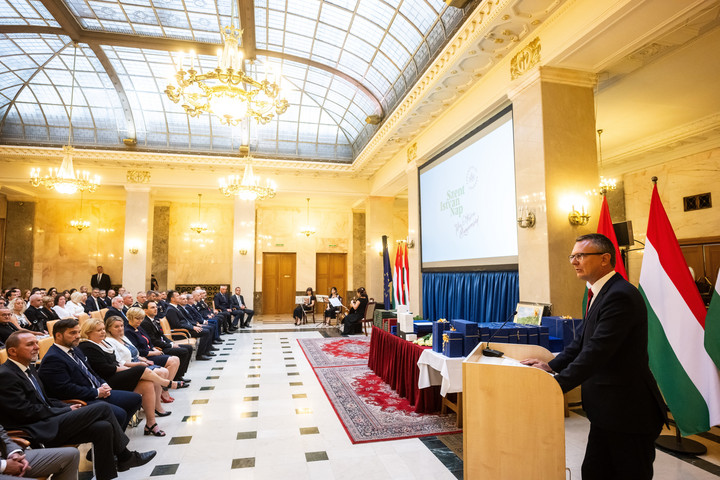 Fotó: MTI/Mónus Márton Kitüntetéseket adtak át a Belügyminisztériumban
