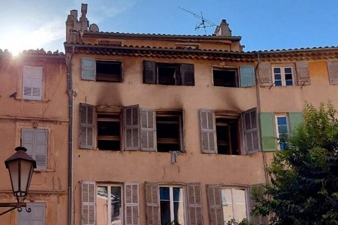 Fotó: AFP/Vincent-Xavier Morvan Tűz ütött ki egy dél-franciaországi lakóépületben, többen meghaltak